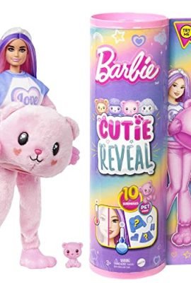 Barbie - Barbie Cutie Reveal Serie Pigiamini, bambola con costume da orsacchiotto di peluche, t-shirt Love, accessori e 10 sorprese cambia colore, giocattolo per bambini, 3+ anni, HKR04