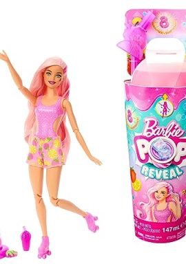 Barbie - Pop Reveal Serie Frutta, bambola a tema limonata di fragole con 8 sorprese profumate e con effetto cambia colore, cucciolo e accessori Slime inclusi, giocattolo per bambini, 3+ anni, HNW41