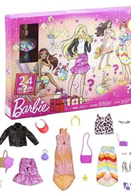 Barbie, Calendario dell'Avvento con bambola, 24 sorprese tra cui abbigliamento e accessori alla moda per il giorno e la notte, confezione a tema festivo per bambini dai 3 ai 7 anni, GXD64