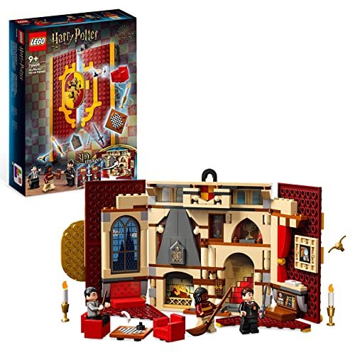 LEGO 76409 Harry Potter Stendardo della Casa Grifondoro da Parete per Bambini e Bambine, Giocattolo con Sala Comune del Castello di Hogwarts e 3 Minifigure, Giochi da Viaggio da Collezione