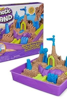 Kinetic Sand, Playset Regno di Sabbia, 1,13 kg di Sabbia Effetto Spiaggia, Formine e Accessori, Giochi Creativi per Bambini e Bambine, 3+ Anni