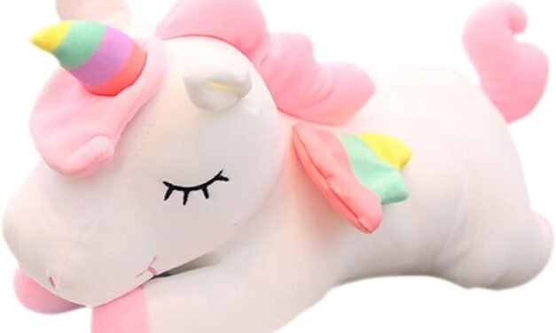 Review: “Plush Unicorn Georgie Porgy” will win you over!