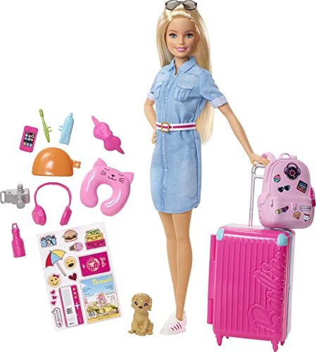 Barbie Set da Viaggio - Bambola con Valigia Apribile e Cucciolo - Abito di Jeans - Adesivi - 10+ Accessori - Regalo per Bambini 3+ Anni, FWV25