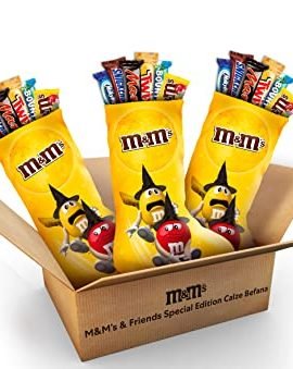 M&M's & Friends 3 Befana Stockings, Epiphany Edition with 1560g of M&M's Chocolate, Twix, Snickers, Bounty, Mars, and Milky Way